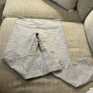 Lululemon size 6 3 quarter length leggings
